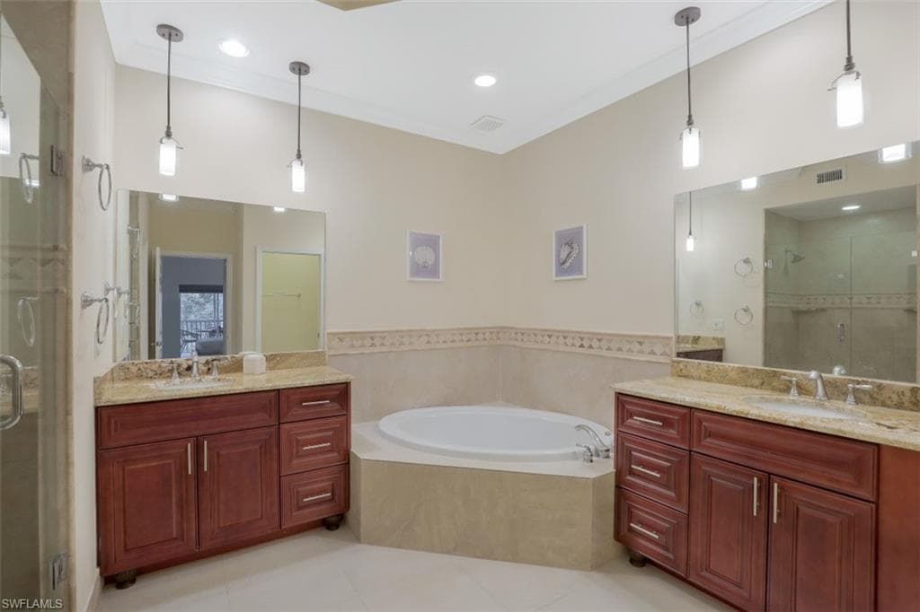 1240 Shady Rest LN # 102, NAPLES FL 34103-12