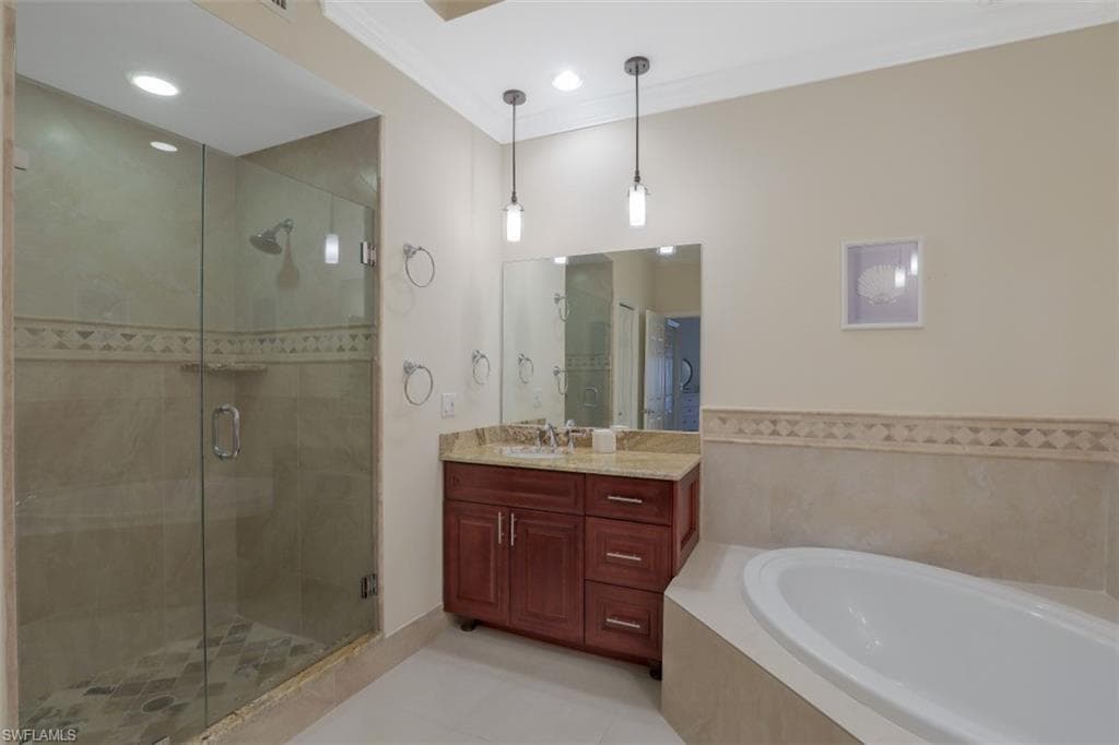 1240 Shady Rest LN # 102, NAPLES FL 34103-13