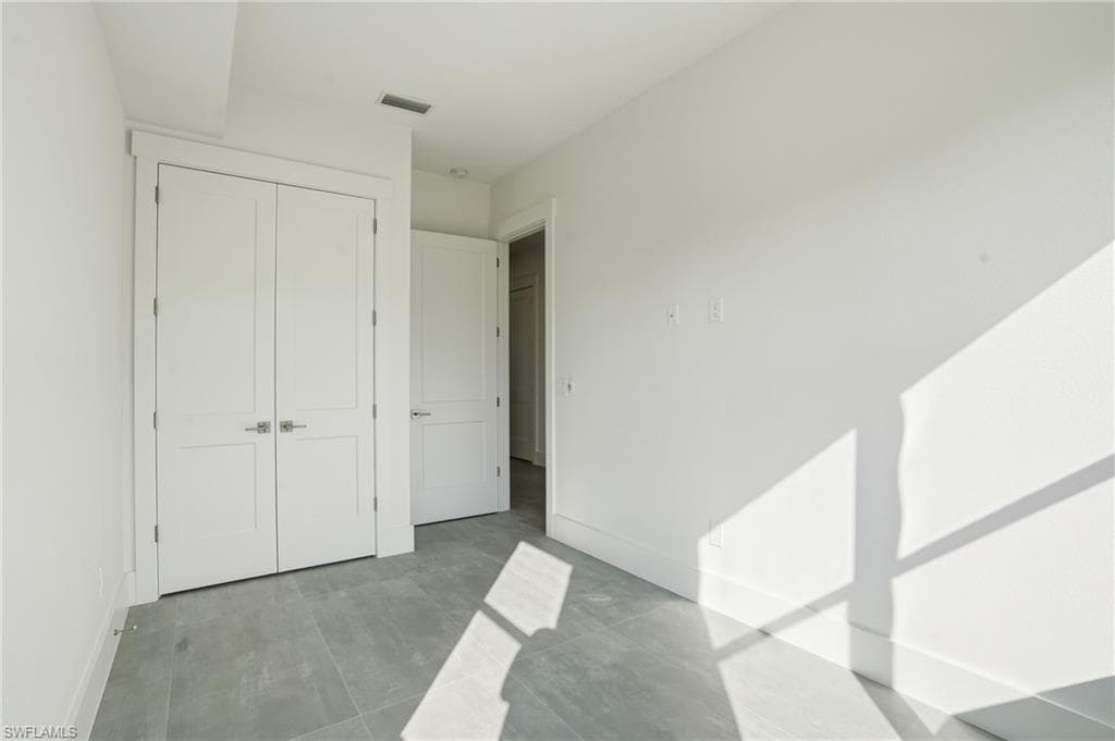 2727 Van Buren AVE, NAPLES FL 34112-21