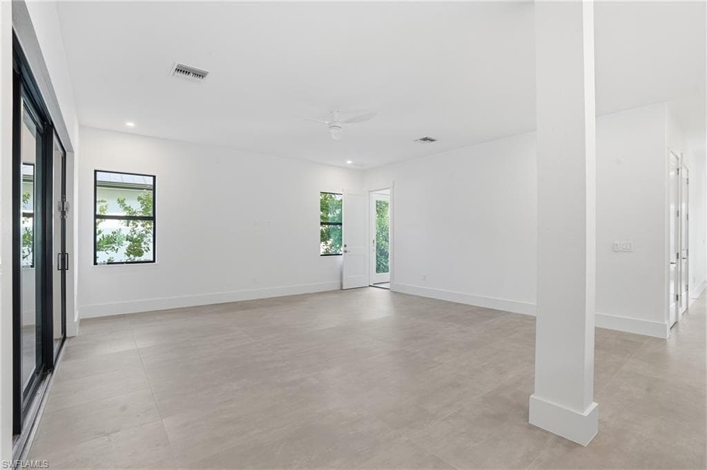 2727 Van Buren AVE, NAPLES FL 34112-6