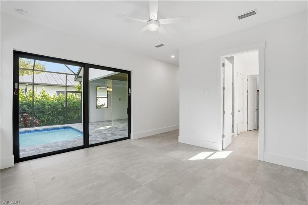 2727 Van Buren AVE, NAPLES FL 34112-8