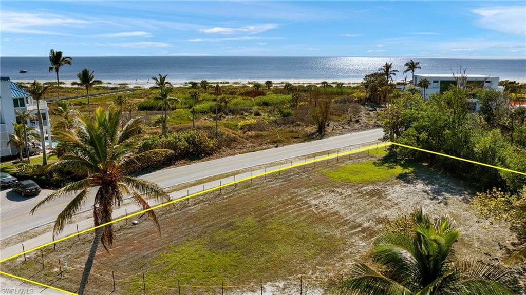 466 E Gulf DR, SANIBEL FL 33957-11