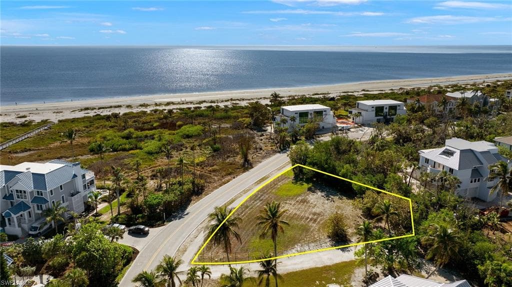 466 E Gulf DR, SANIBEL FL 33957-9