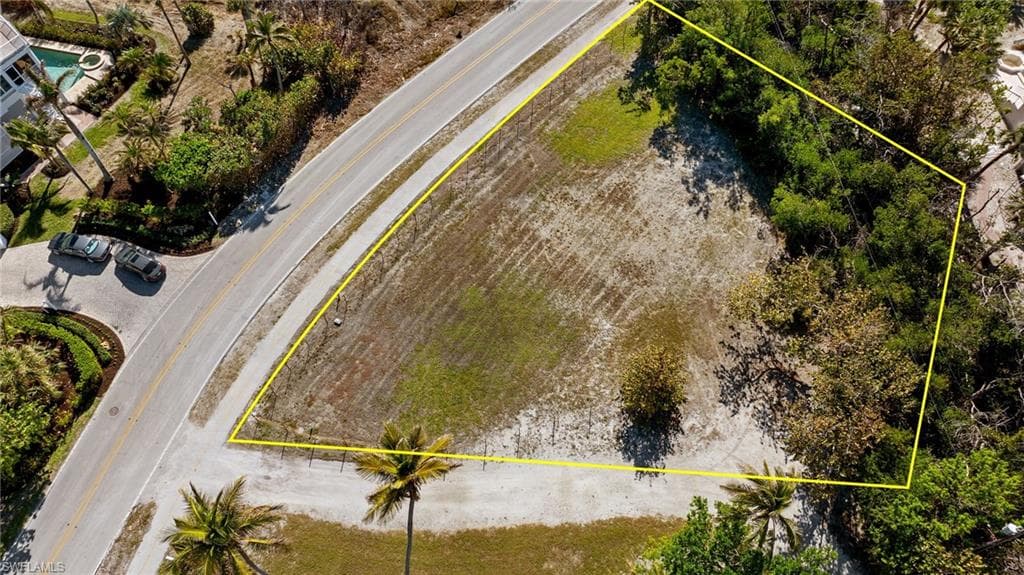 466 E Gulf DR, SANIBEL FL 33957-7