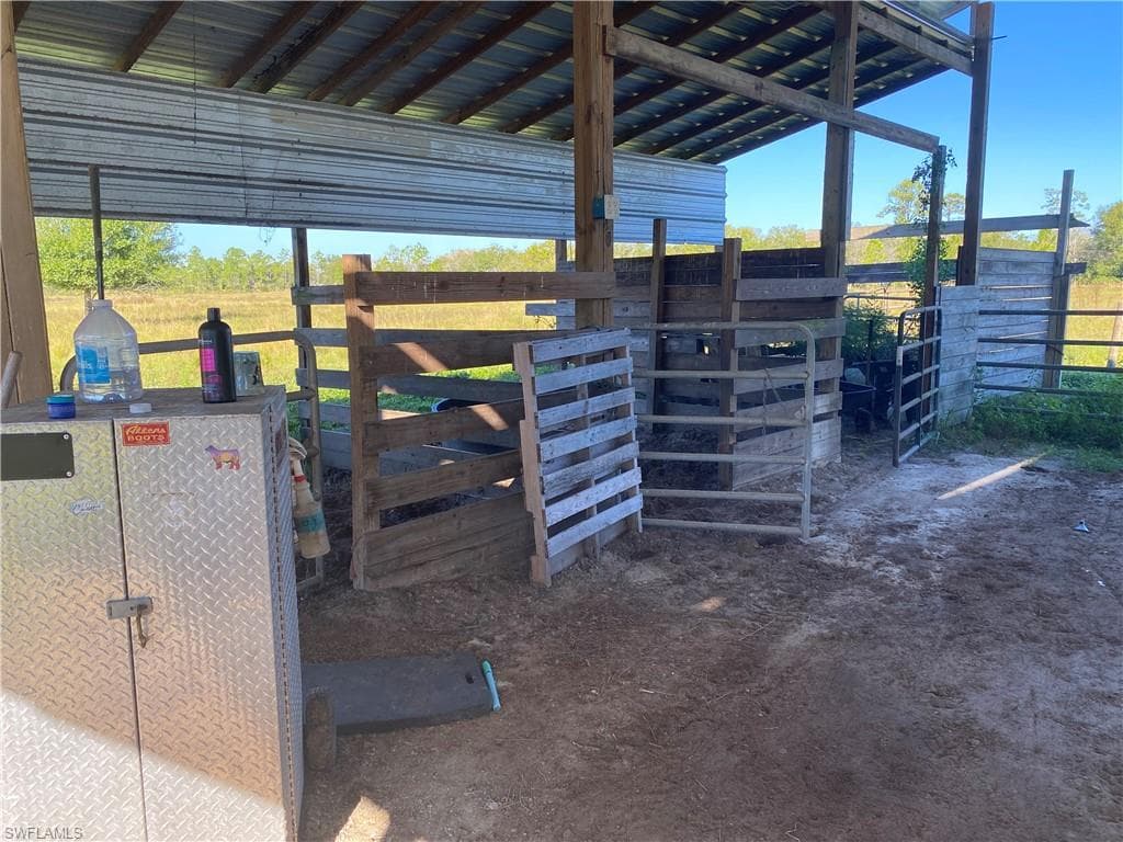 615 Kirby Thompson RD, FORT DENAUD FL 33935-8