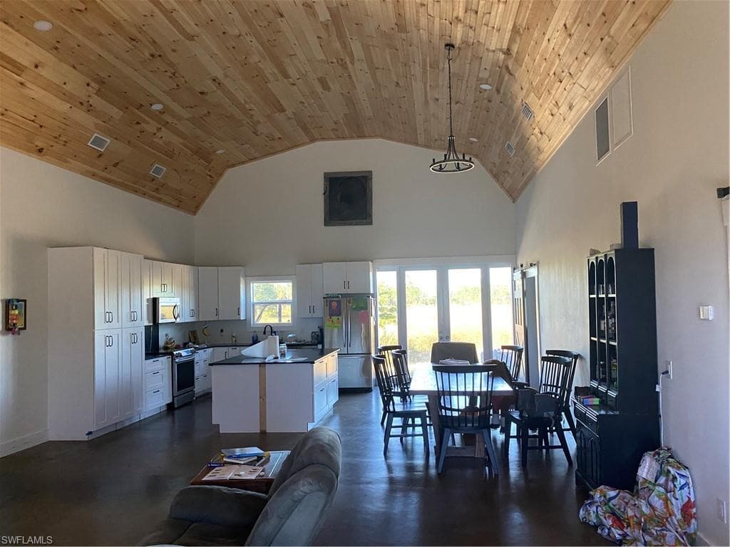 615 Kirby Thompson RD, FORT DENAUD FL 33935-3