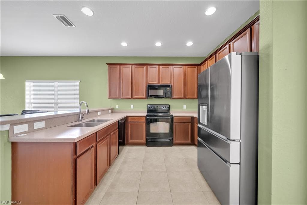 8125 Silver Birch WAY, LEHIGH ACRES FL 33971-8