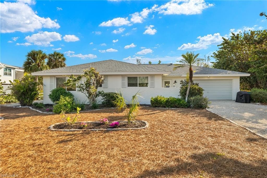 486 Lake Murex CIR, SANIBEL FL 33957-25