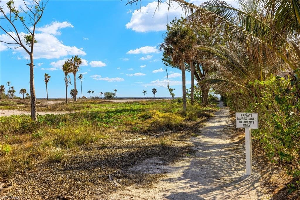 486 Lake Murex CIR, SANIBEL FL 33957-32