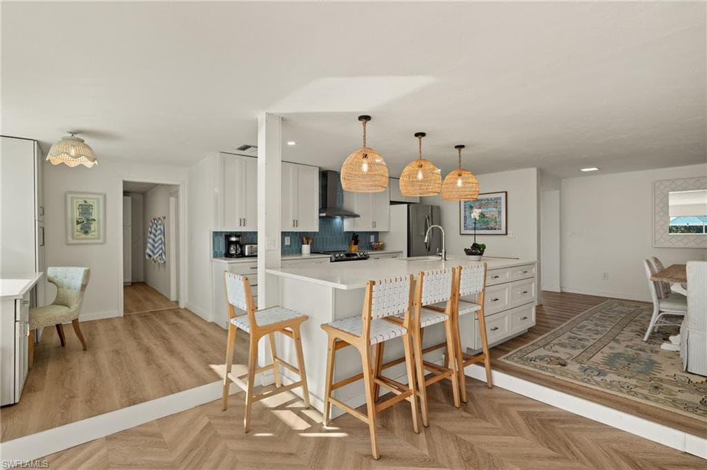 486 Lake Murex CIR, SANIBEL FL 33957-7