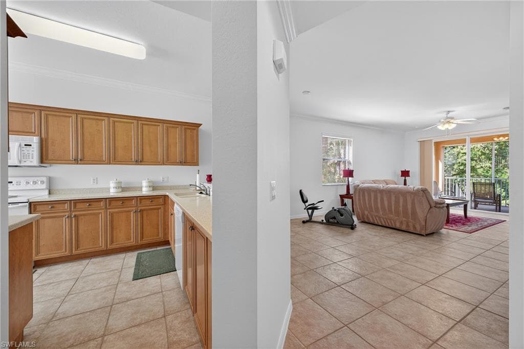 8251 Pathfinder LOOP # 621, FORT MYERS FL 33919-12