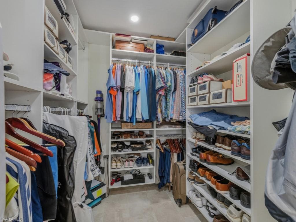 909 Reef Point CIR # 7, NAPLES FL 34108-22