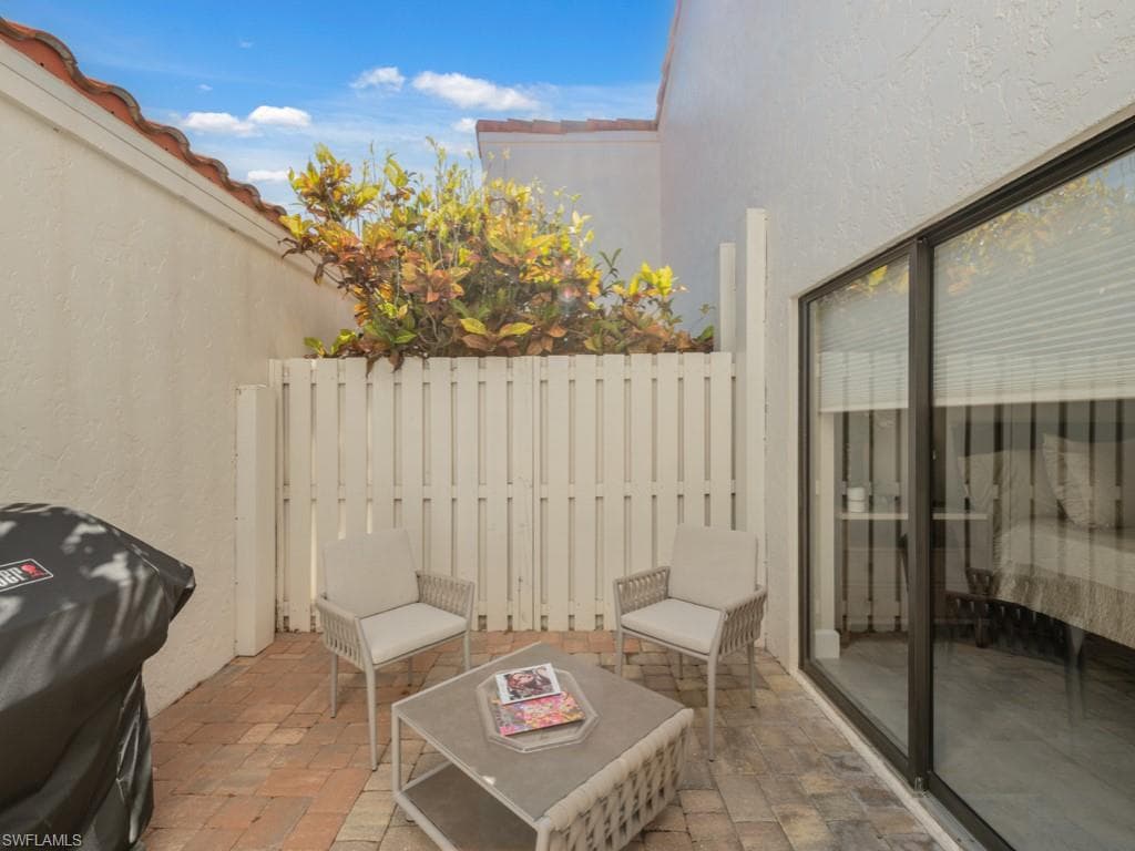 909 Reef Point CIR # 7, NAPLES FL 34108-3