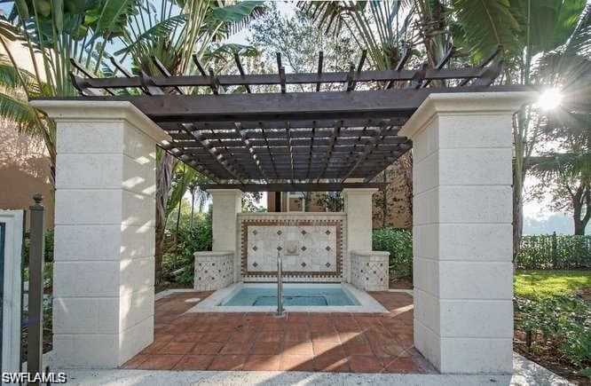 1115 Reserve CT # 201, NAPLES FL 34105-12