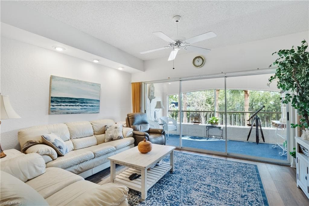 1044 Woodshire LN # B205, NAPLES FL 34105-5