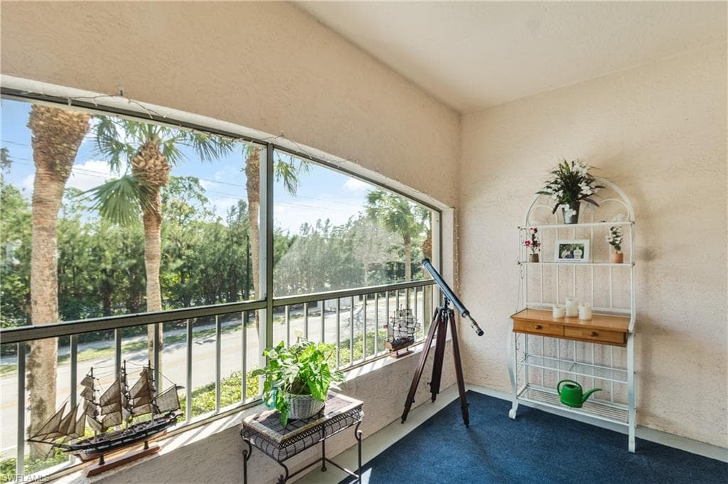 1044 Woodshire LN # B205, NAPLES FL 34105-8
