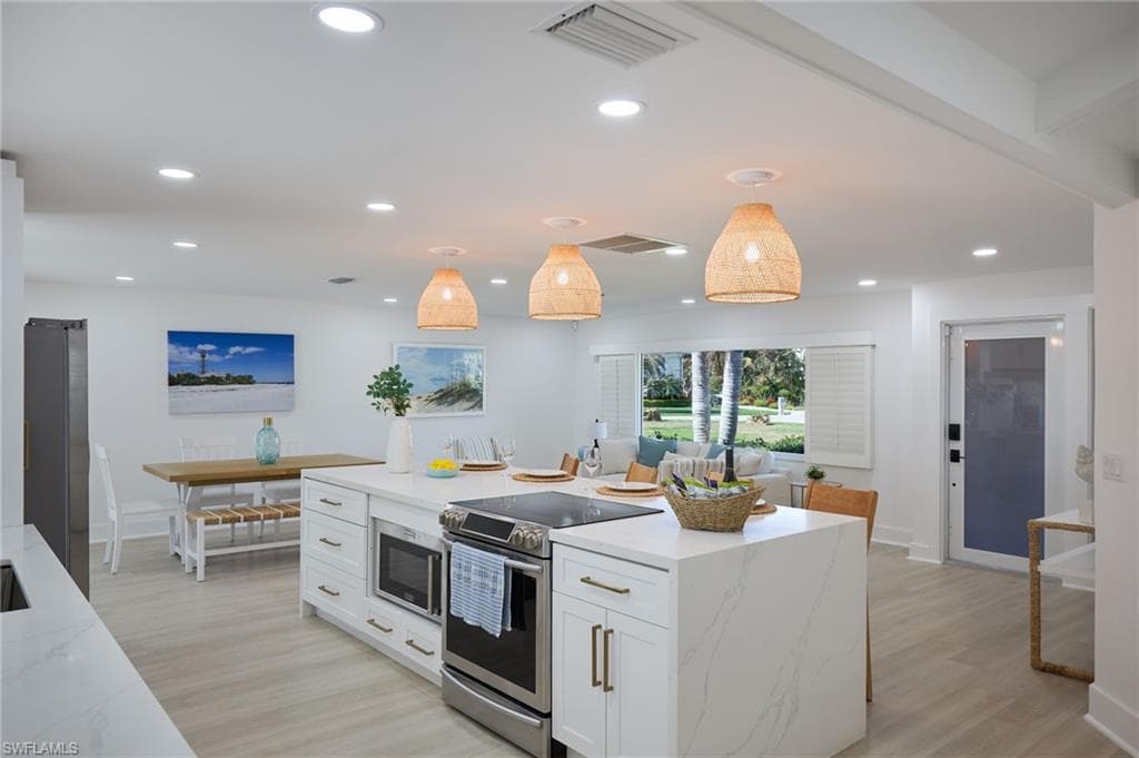 1224 Kittiwake CIR, SANIBEL FL 33957-4