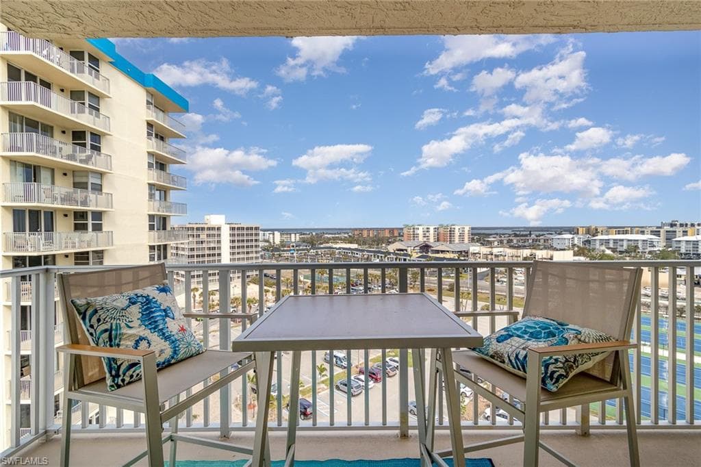 7330 Estero BLVD 906-11