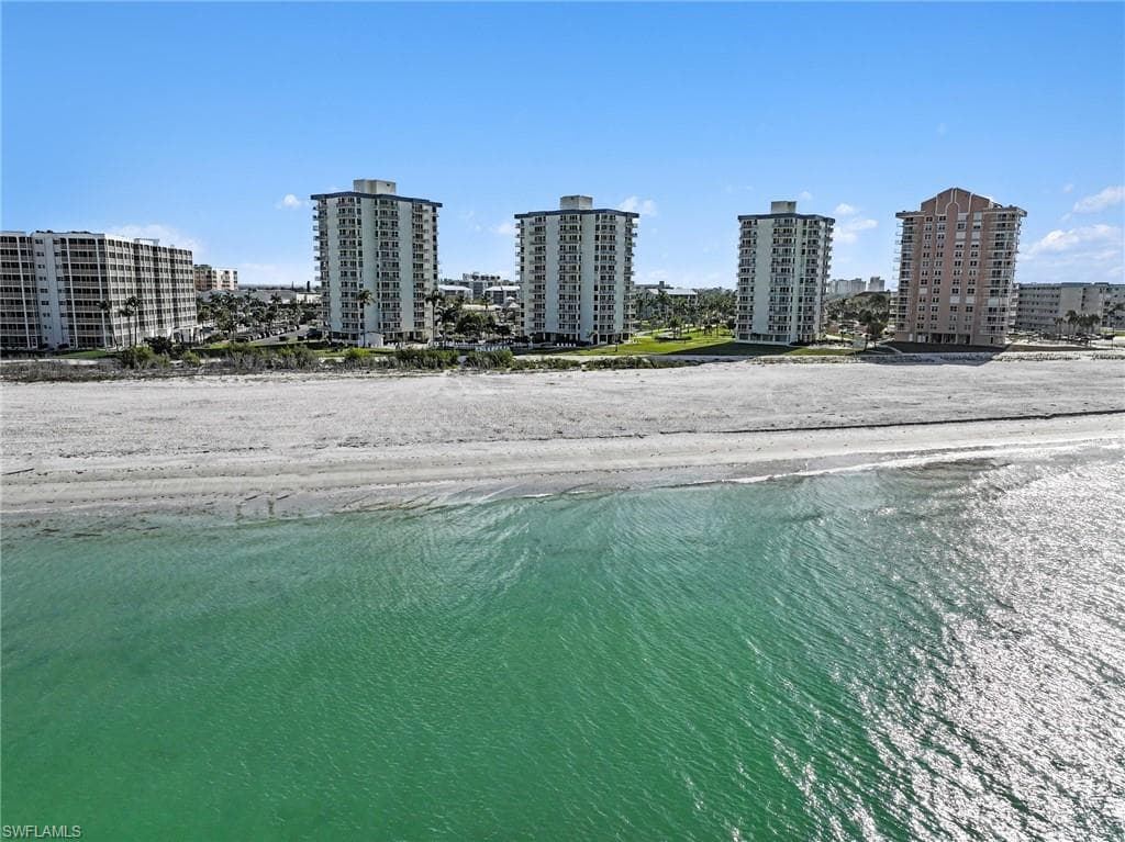 7330 Estero BLVD 906-28
