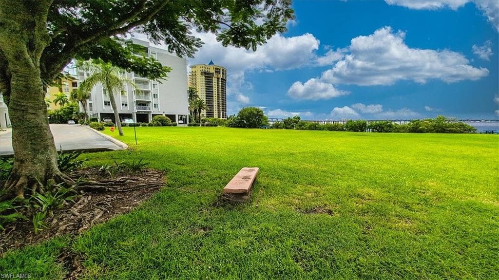 2885 Palm Beach BLVD # 305, FORT MYERS FL 33916-20