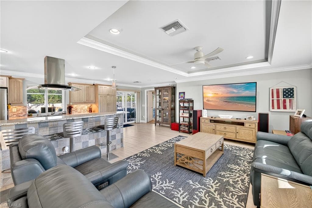 2243 Flora AVE, FORT MYERS FL 33907-2