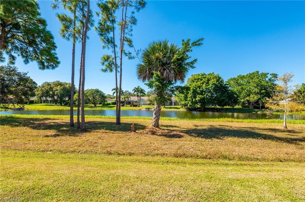 335 Pindo Palm DR, NAPLES FL 34104-22