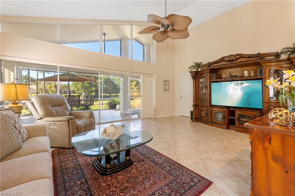 335 Pindo Palm DR, NAPLES FL 34104-5