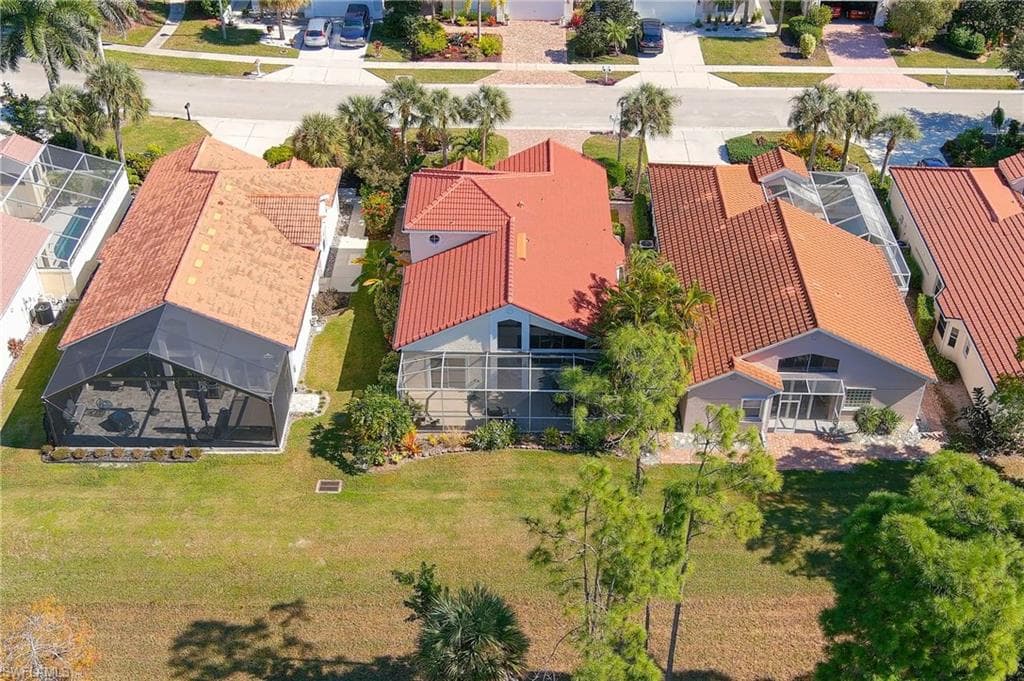 335 Pindo Palm DR, NAPLES FL 34104-27