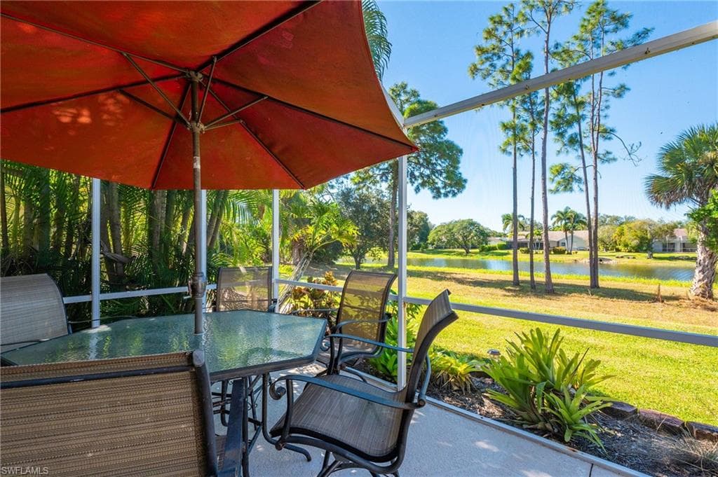 335 Pindo Palm DR, NAPLES FL 34104-19