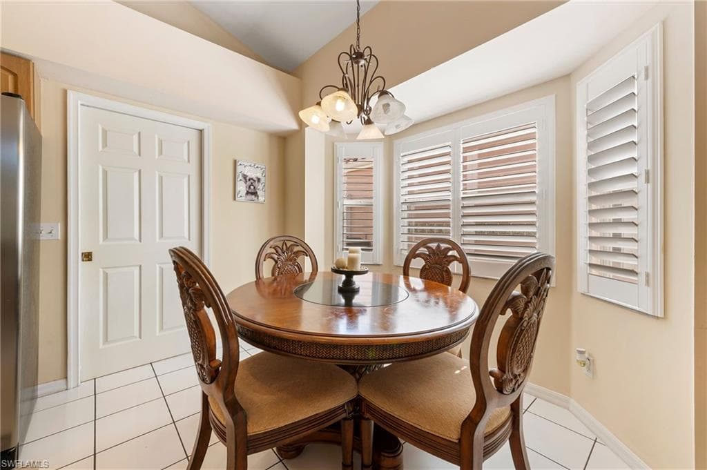 335 Pindo Palm DR, NAPLES FL 34104-8