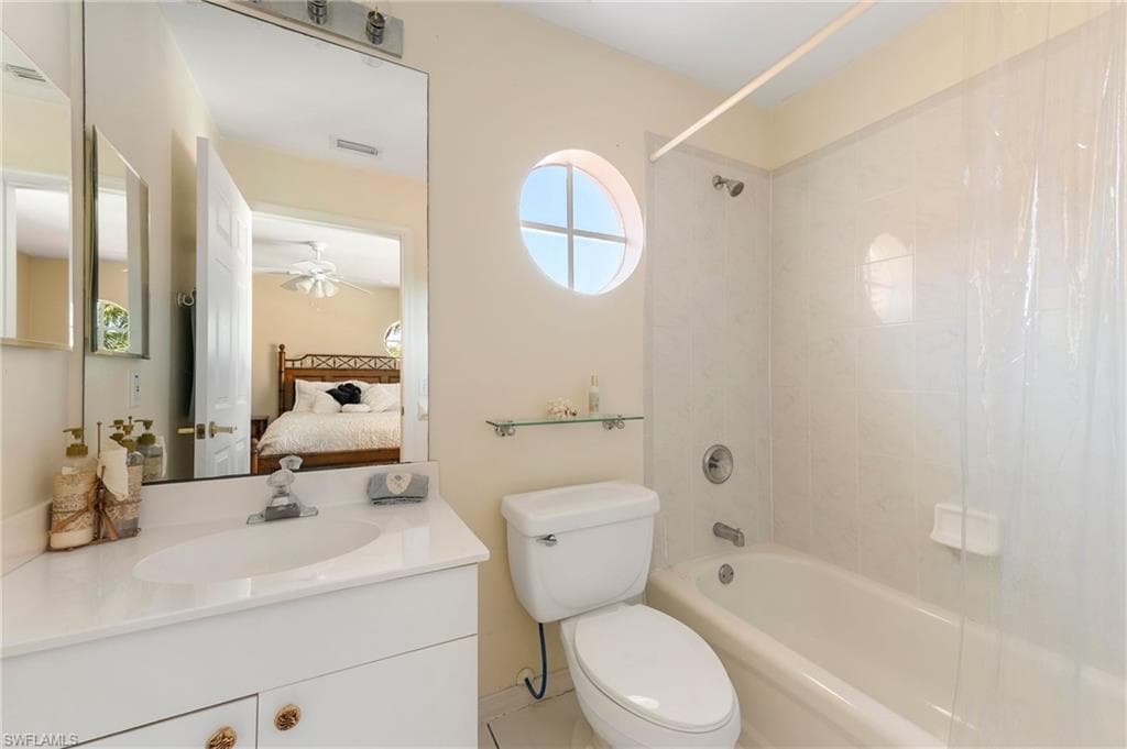 335 Pindo Palm DR, NAPLES FL 34104-14