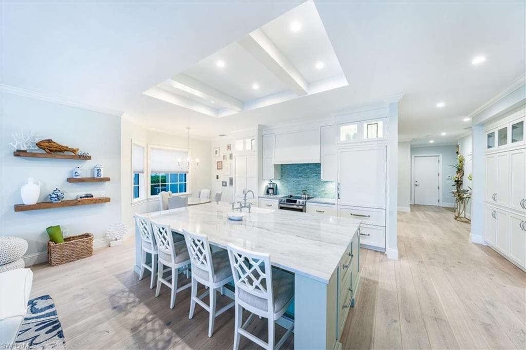 7128 Lemuria CIR # 702, NAPLES FL 34109-5