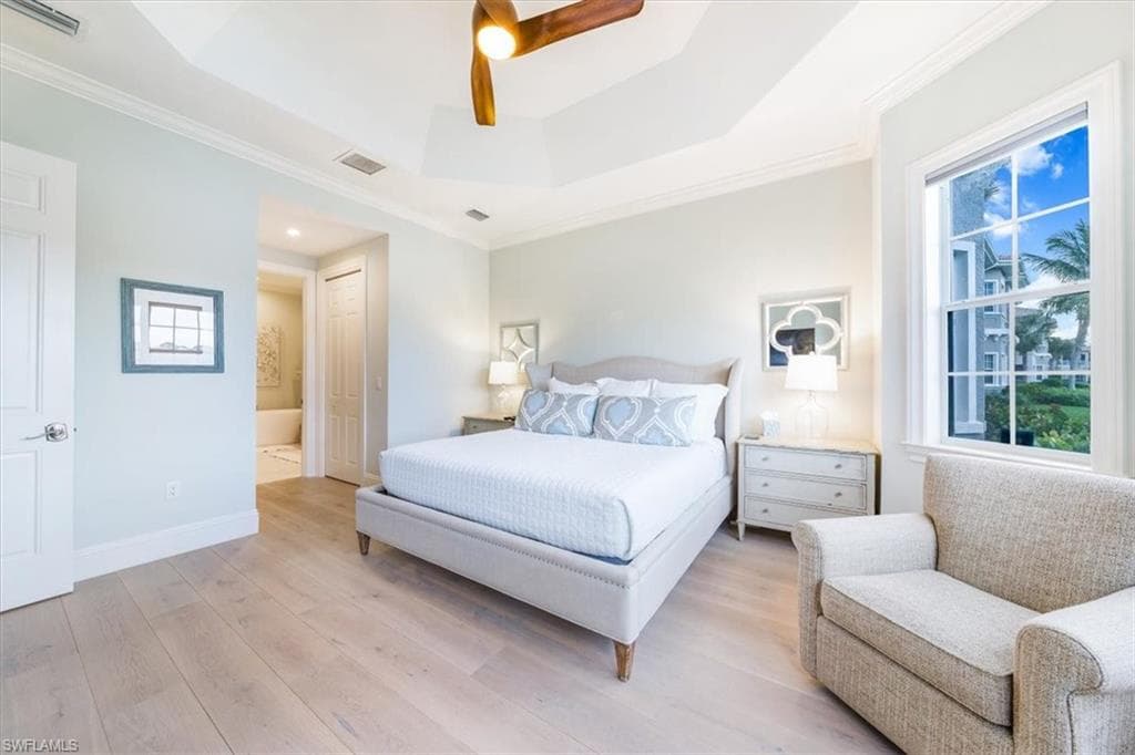 7128 Lemuria CIR # 702, NAPLES FL 34109-17