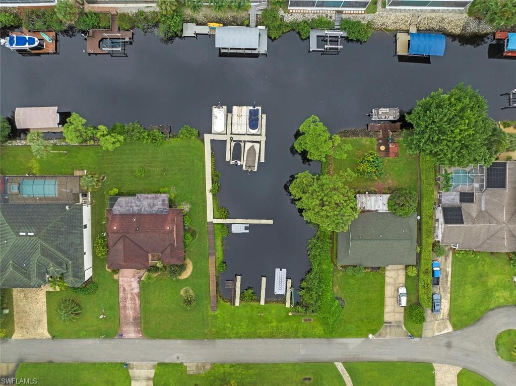 27153 Barefoot LN, BONITA SPRINGS FL 34135-9