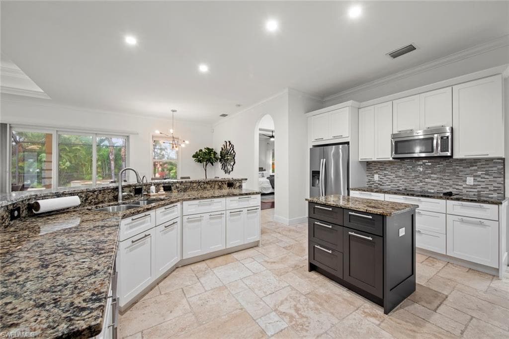 27153 Barefoot LN, BONITA SPRINGS FL 34135-18