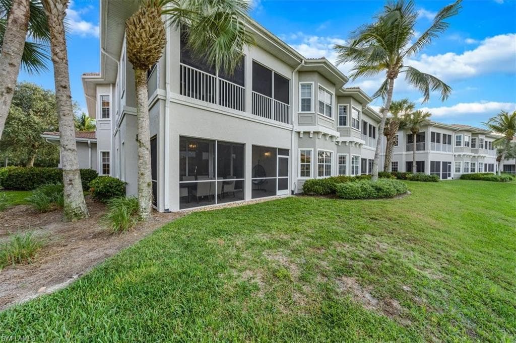 7128 Lemuria CIR # 702, NAPLES FL 34109-21