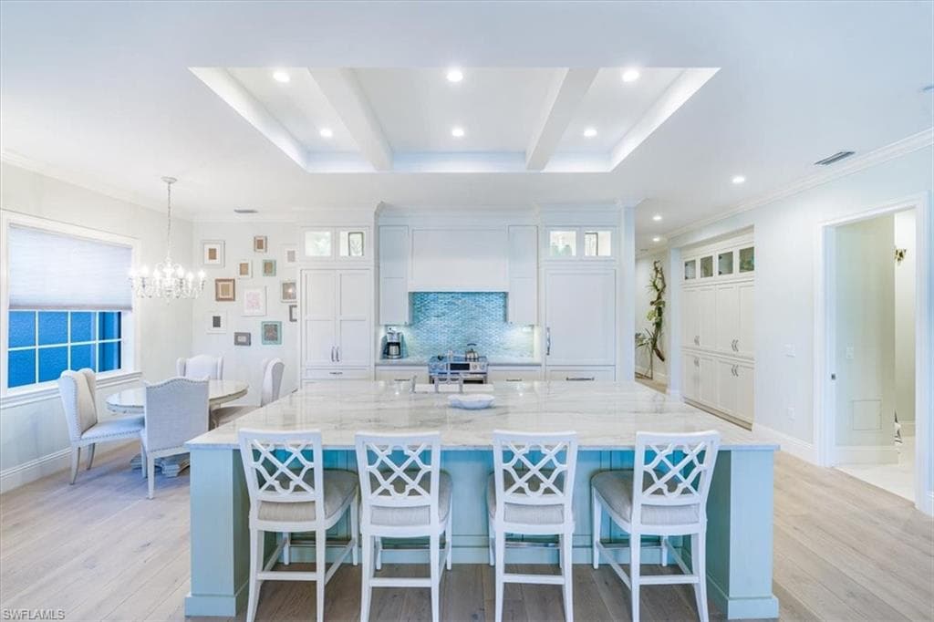 7128 Lemuria CIR # 702, NAPLES FL 34109-6