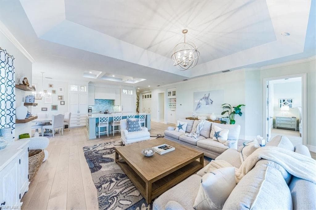 7128 Lemuria CIR # 702, NAPLES FL 34109-4