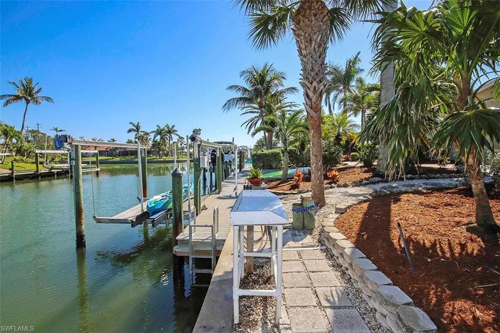 812 Angel Wing DR, SANIBEL FL 33957-38