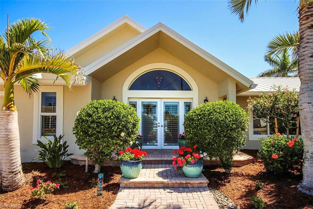 812 Angel Wing DR, SANIBEL FL 33957-3