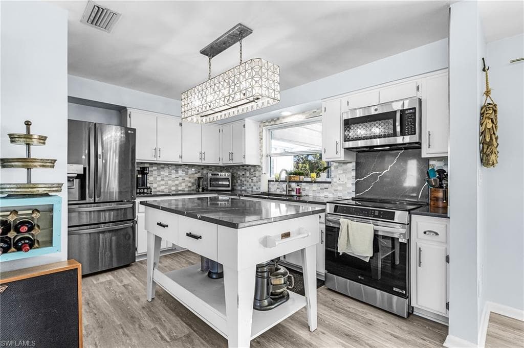 3005 SE 18th AVE, CAPE CORAL FL 33904-15