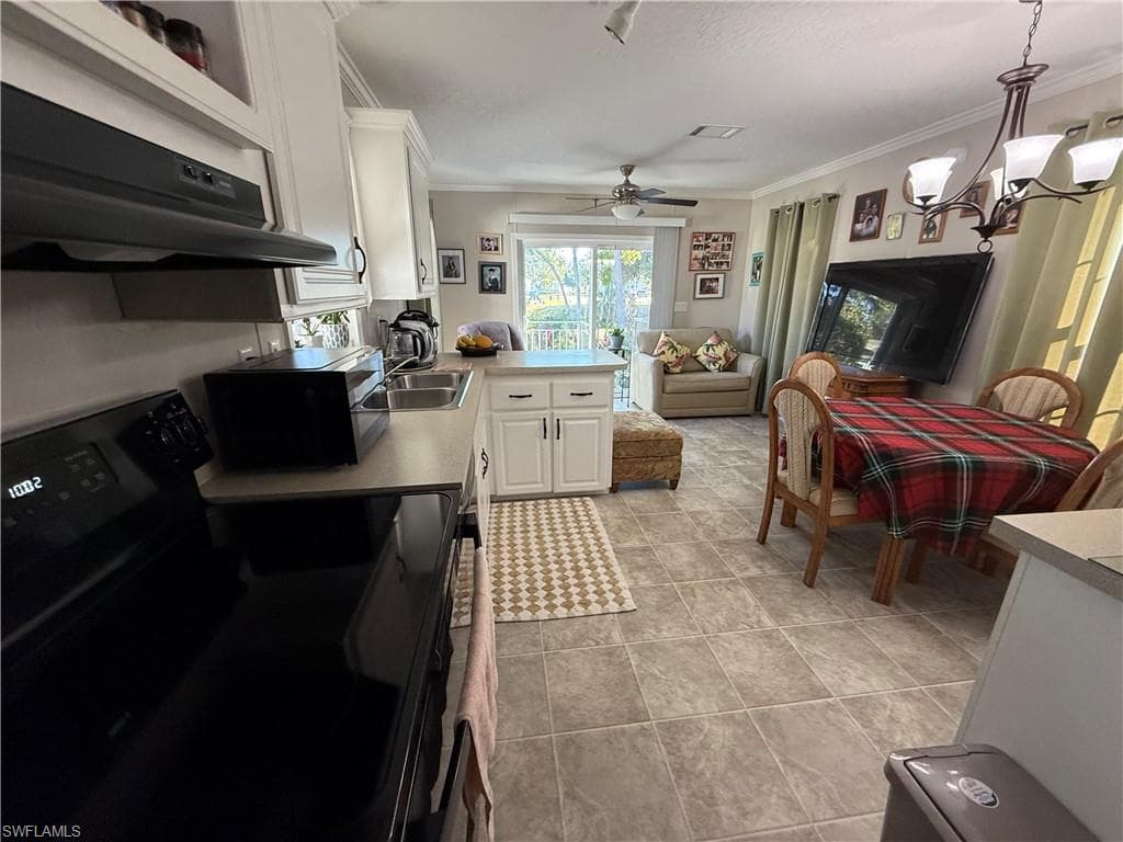 25 Bass LN, NAPLES FL 34114-6