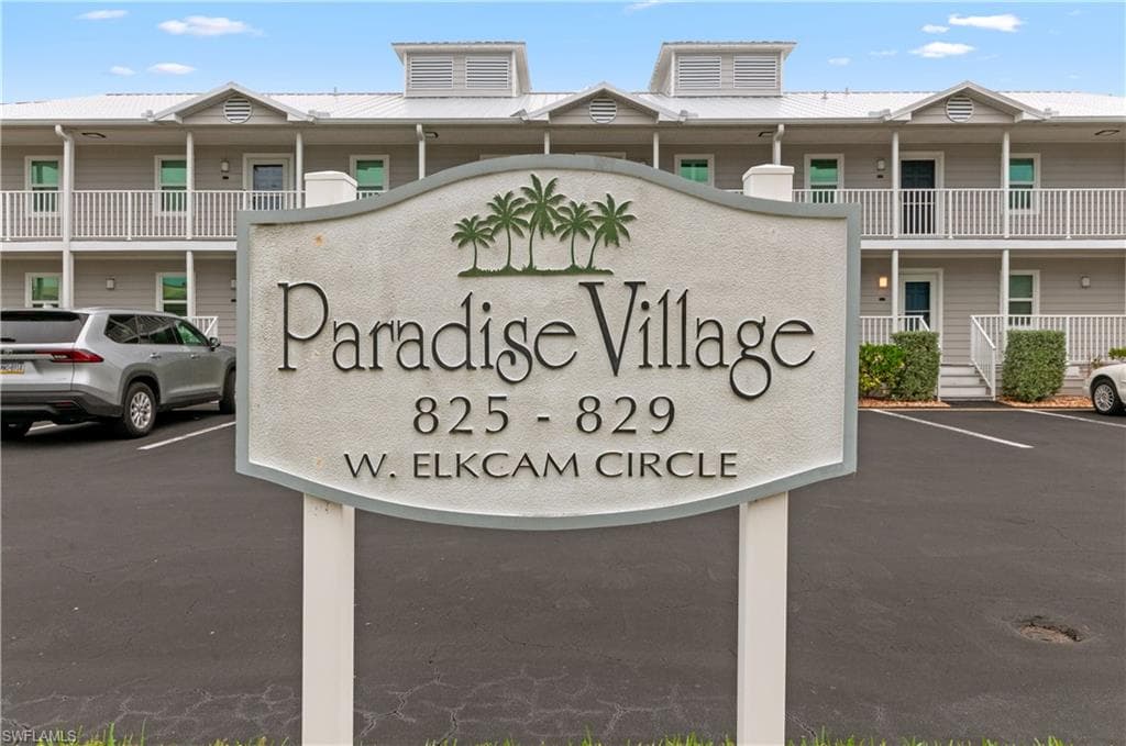 829 W Elkcam CIR # 208, MARCO ISLAND FL 34145-22