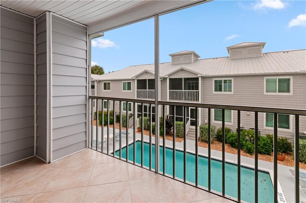 829 W Elkcam CIR # 208, MARCO ISLAND FL 34145-8