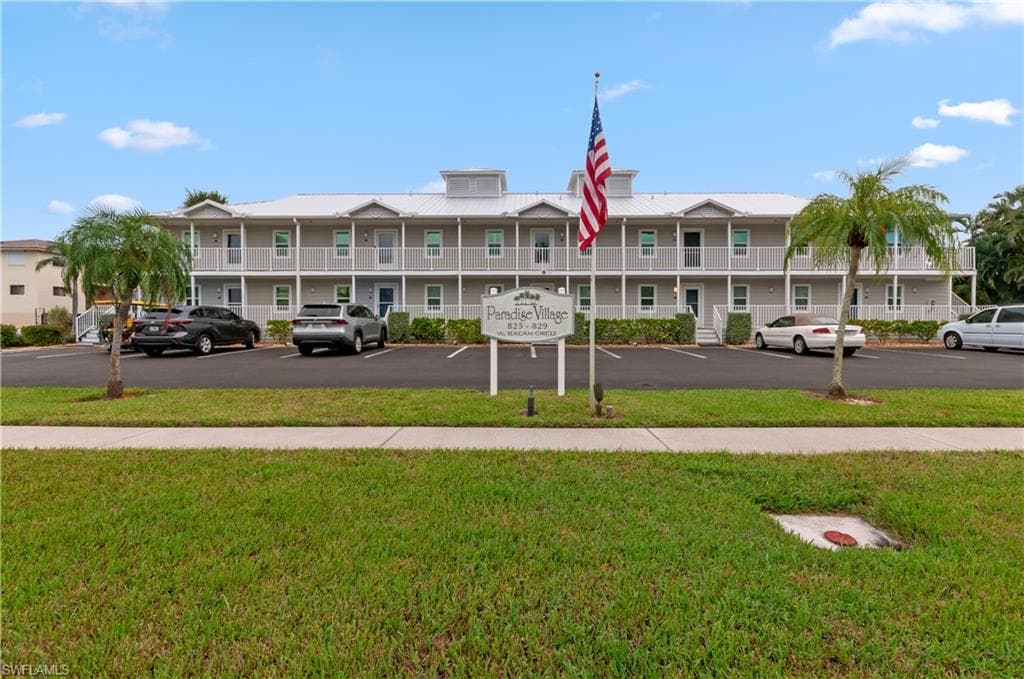 829 W Elkcam CIR # 208, MARCO ISLAND FL 34145-23