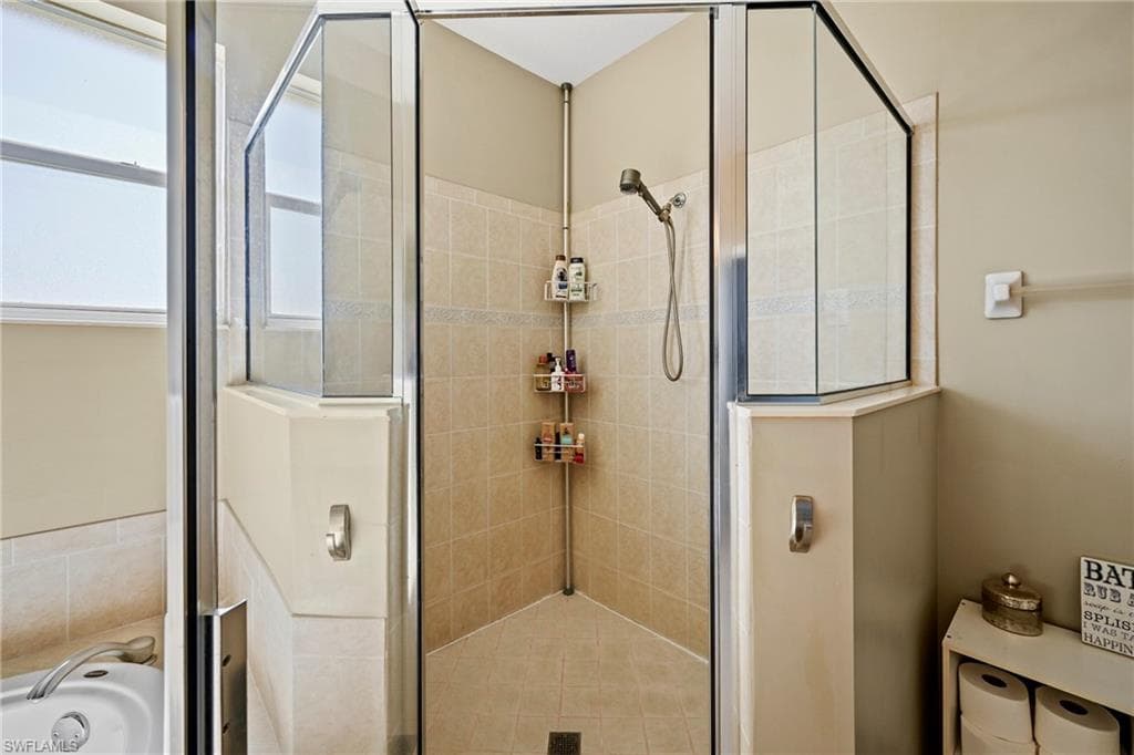 20092 Larino LOOP, ESTERO FL 33928-26