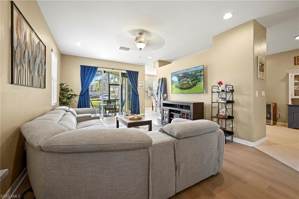 20092 Larino LOOP, ESTERO FL 33928-5