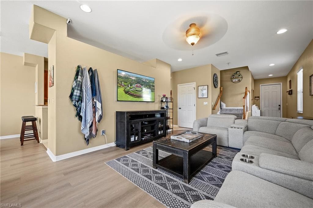 20092 Larino LOOP, ESTERO FL 33928-8