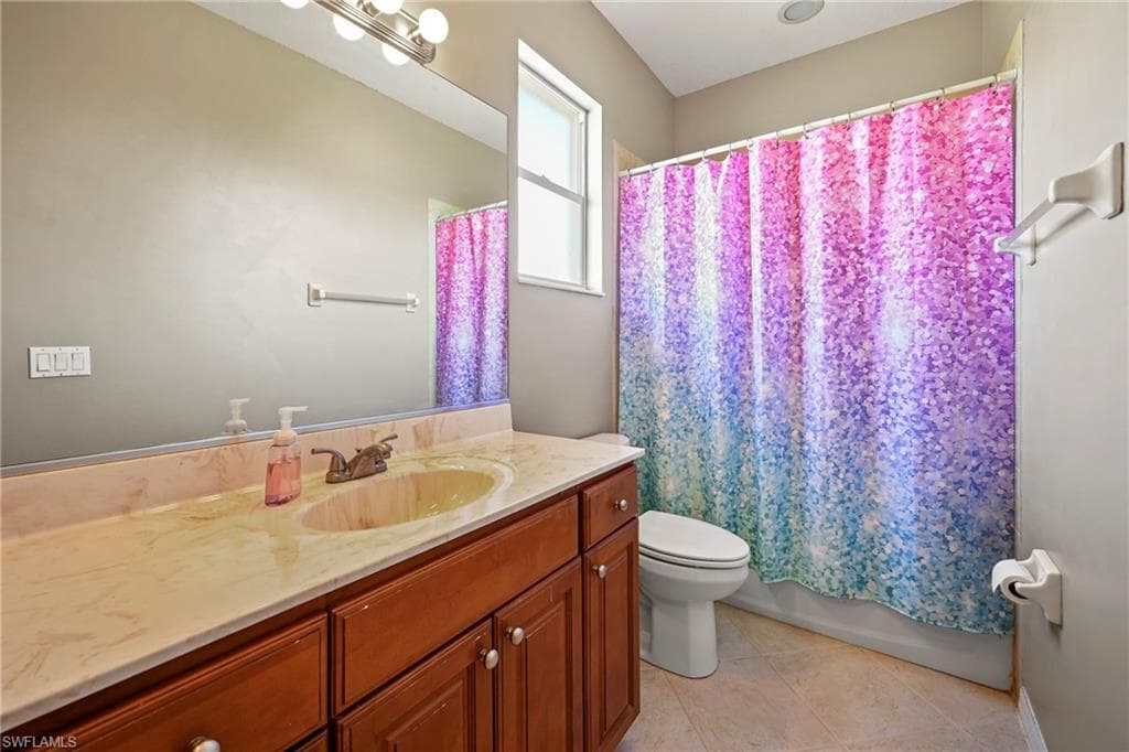 20092 Larino LOOP, ESTERO FL 33928-30