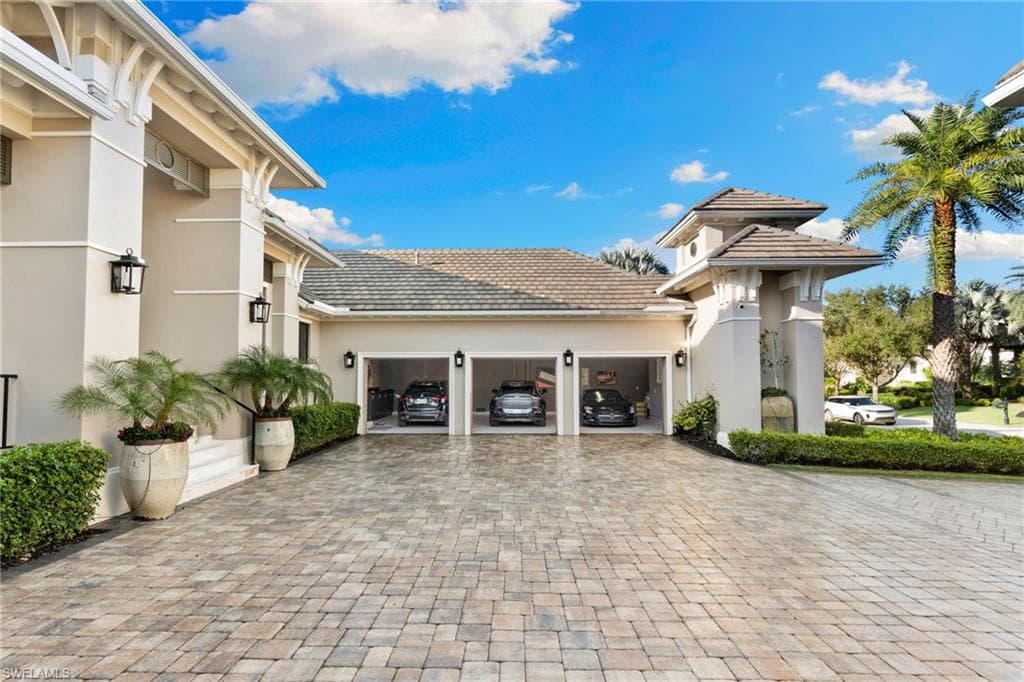 26180 Woodlyn DR, BONITA SPRINGS FL 34134-5